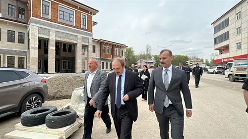 Vali Cüneyt Epcim, Aydıntepe İlçesindeki Yeni Kaymakamlık Binasını Ziyaret Etti. 