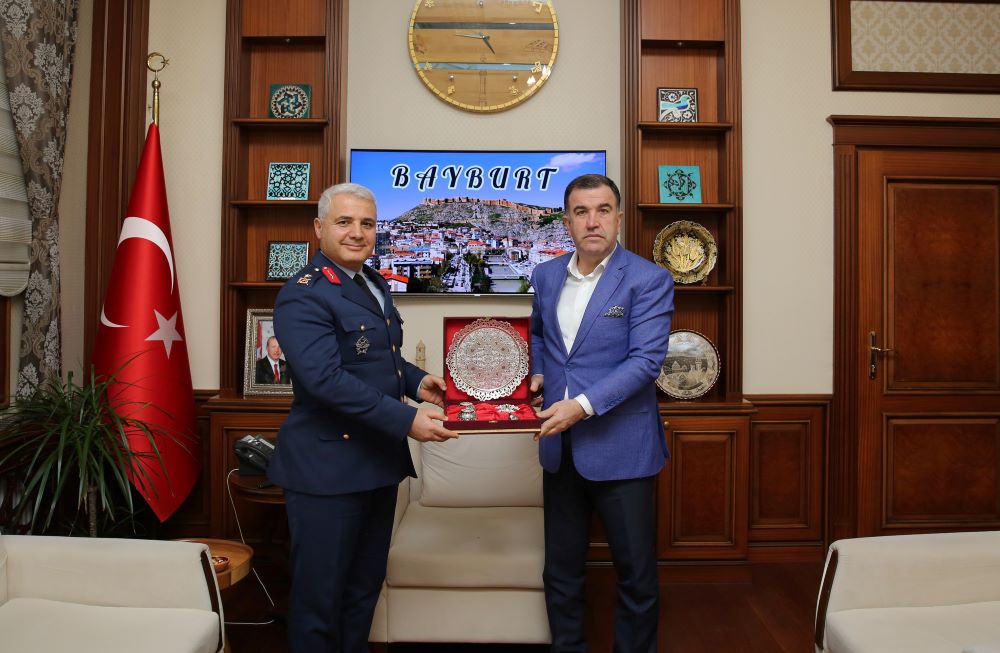 Milli Savunma Bakanlığı Yönetim Hizmetleri Genel Müdür Yardımcısı Hava Tuğgeneral İhsan Kaplan Valimiz Sayın Mustafa Eldivan’ı ziyaret etti